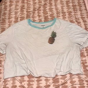 Crop top with pineapple